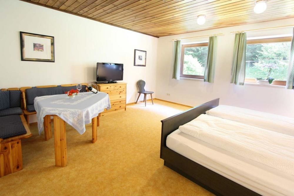 Baerenwirt Apartment Mittenwald Exterior photo